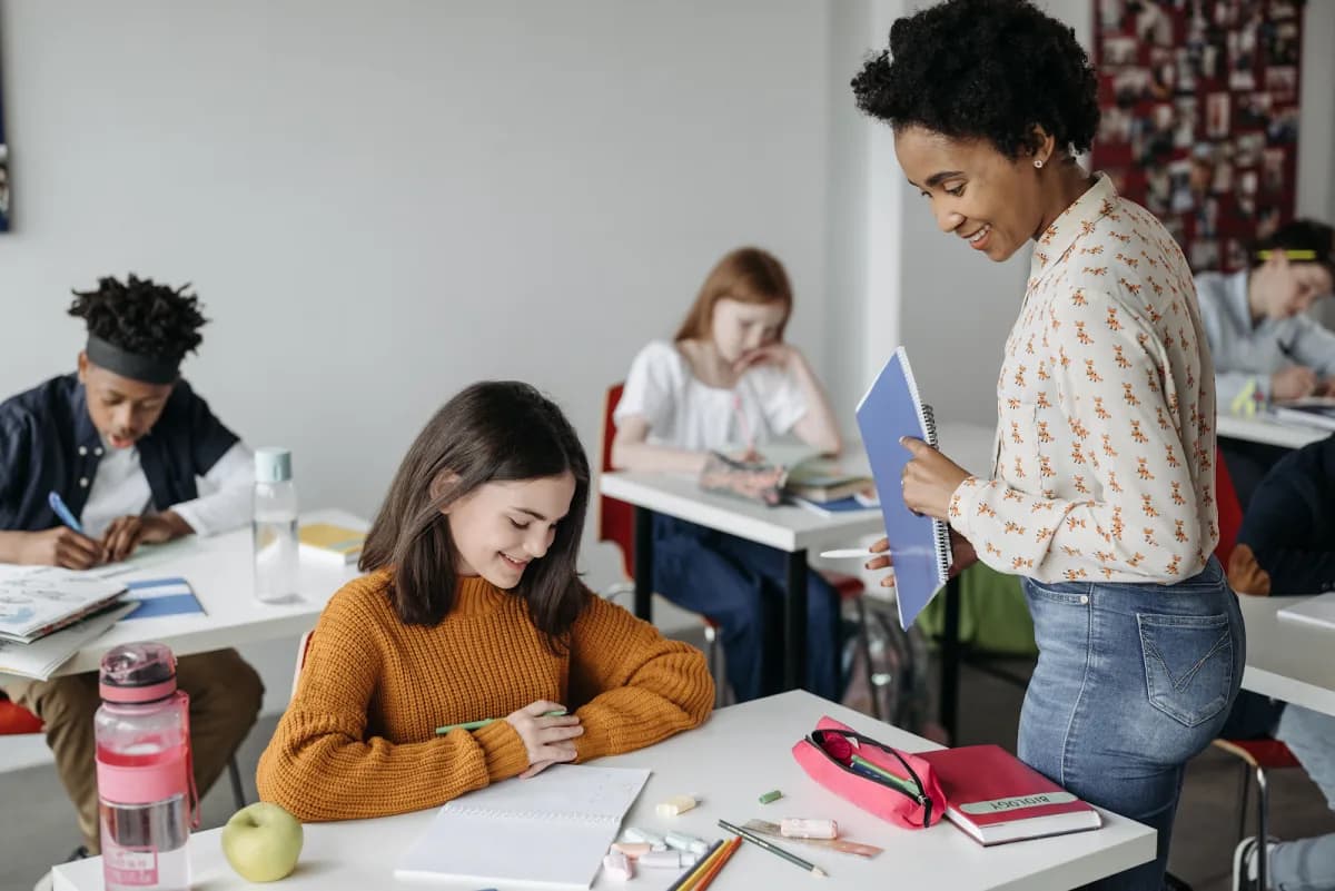Giảng viên và học viên tại DNA Academy